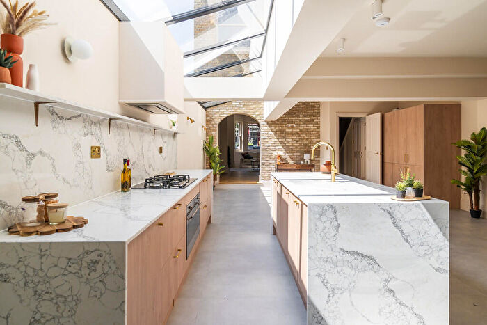 4 Bedroom Semi-Detached House For Sale In Redston Road, Crouch End, N8
