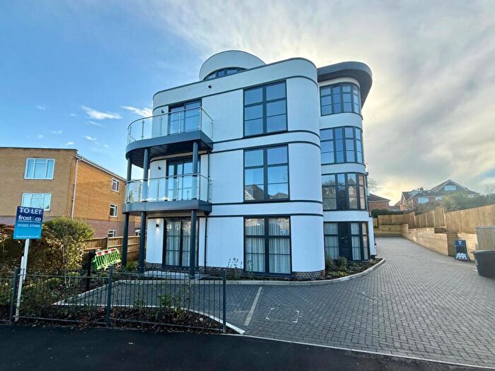 2 Bedroom Flat To Rent In Burnaby Road, Bournemouth, Dorset, BH4