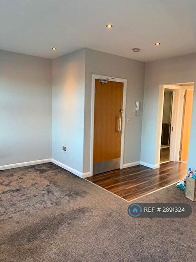 Studio To Rent In High Street, Potters Bar, EN6
