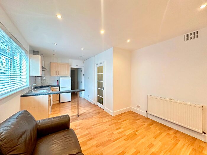 1 Bedroom Flat To Rent In B Myddleton Road, London, N22