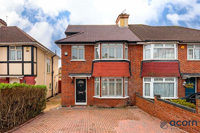 4 Bedroom Semi-Detached House To Rent In Southbourne Avenue, Colindale, London, NW9