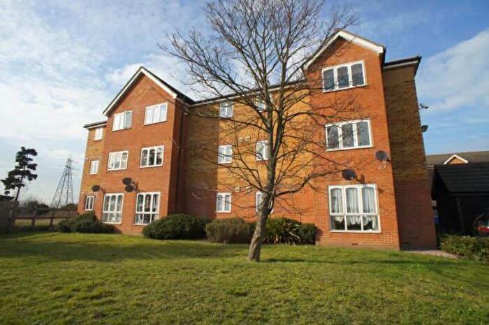 2 Bedroom Flat To Rent In Dunlop Close, Dartford, Kent, DA1