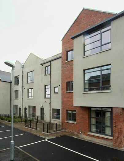 3 Bedroom Town House To Rent In Rossmore Drive, Belfast, BT7