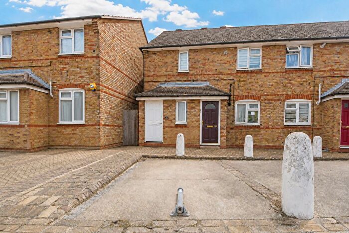 1 Bedroom Maisonette For Sale In Oval Road, Croydon, CR0