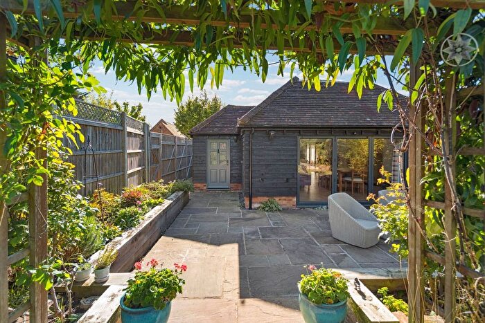 3 Bedroom Detached House For Sale In Aylesbury Road, Bierton, Aylesbury, HP22