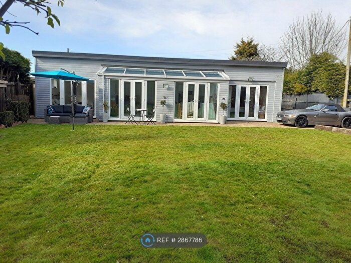 2 Bedroom Bungalow To Rent In Lakeside, Skegness, PE24