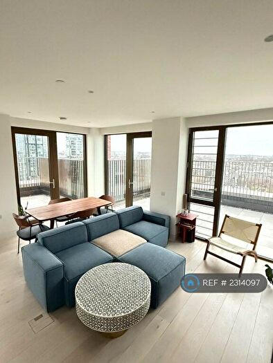 2 Bedroom Penthouse To Rent In City Road, London, EC1V