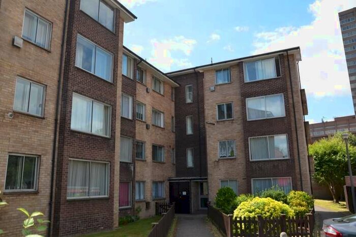 1 Bedroom Apartment To Rent In Wellesley Road, Sutton, Surrey, SM2