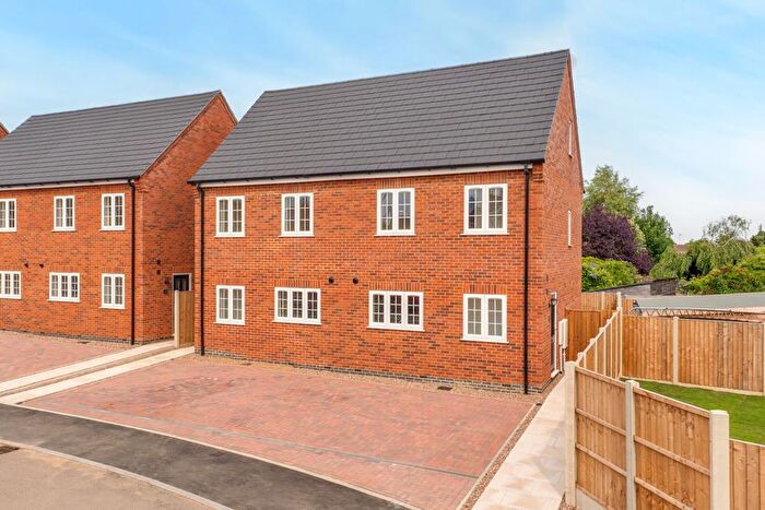 3 Bedroom Semi-Detached House For Sale In Stanton Close, Desborough, NN14