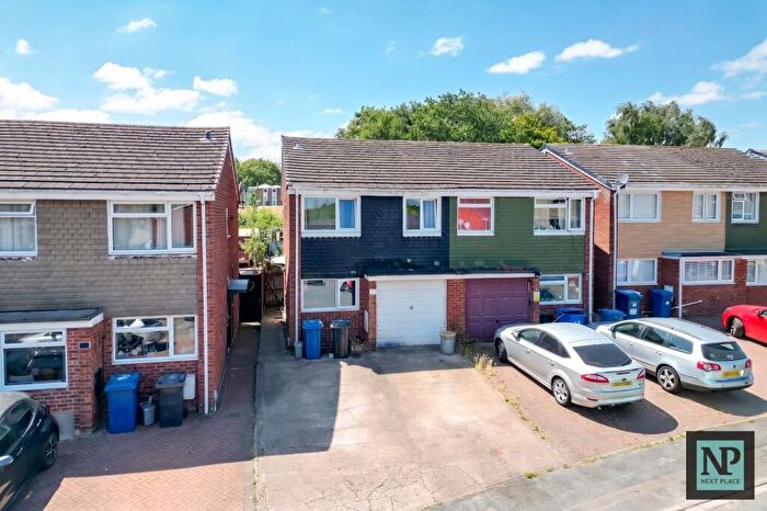 3 Bedroom Semi-Detached House For Sale In Purbrook, Tamworth, B77