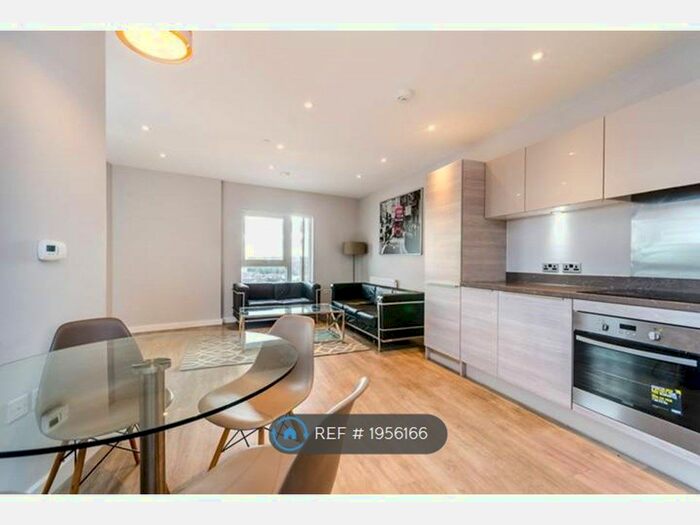 2 Bedroom Flat To Rent In Wandle Road, Croydon, CR0