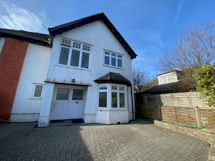 1 Bedroom Apartment To Rent In Stourcliffe Avenue, Bournemouth, BH6