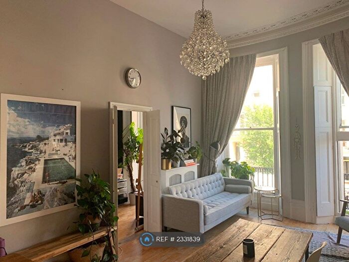 2 Bedroom Flat To Rent In Brunswick Place, Hove, BN3