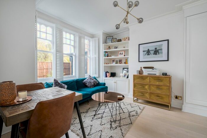 1 Bedroom Flat To Rent In Salford Road, London, SW2