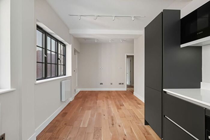 1 Bedroom Flat For Sale In High Street, Sutton, SM1