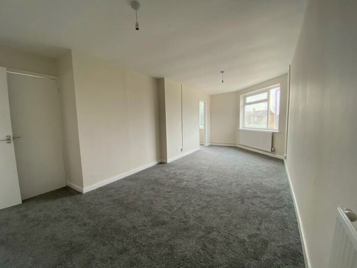 2 Bedroom Apartment To Rent In Oatlands Road, Shinfield, Reading, Berkshire, RG2