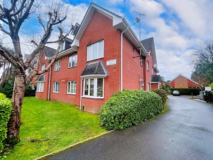 2 Bedroom Flat For Sale In Hamilton Road, Bournemouth, BH1