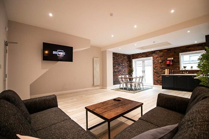 6 Bedroom Terraced House To Rent In Avondale Road, Liverpool, Merseyside, L15