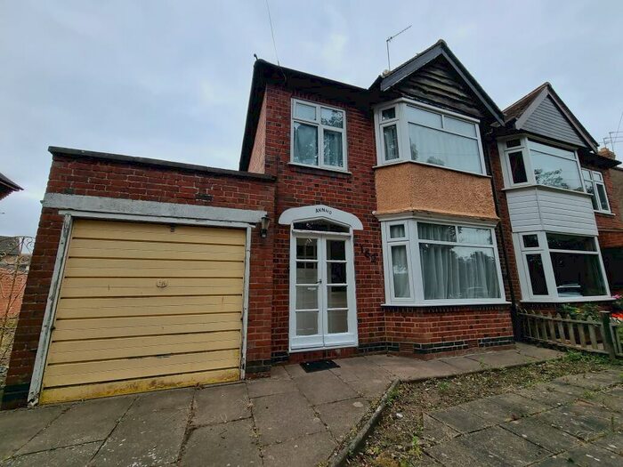 3 Bedroom Semi-Detached House To Rent In Radford Road, Leamington Spa, CV31