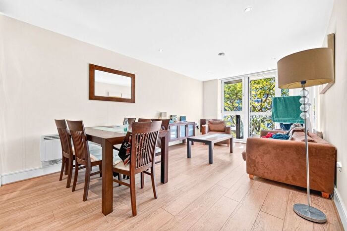 2 Bedroom Flat To Rent In Drayton Park, Islington, N5