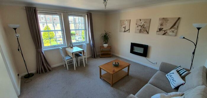 2 Bedroom Flat To Rent In Picardy Court, The City Centre, Aberdeen, AB10
