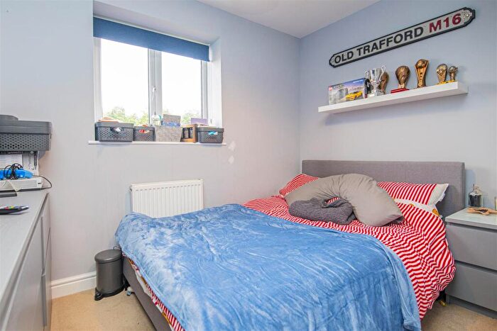 5 Bedroom Detached House For Sale In French Drive, Kettering, NN15