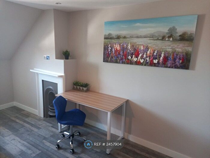 3 Bedroom Terraced House To Rent In Hill St, Reading, RG1