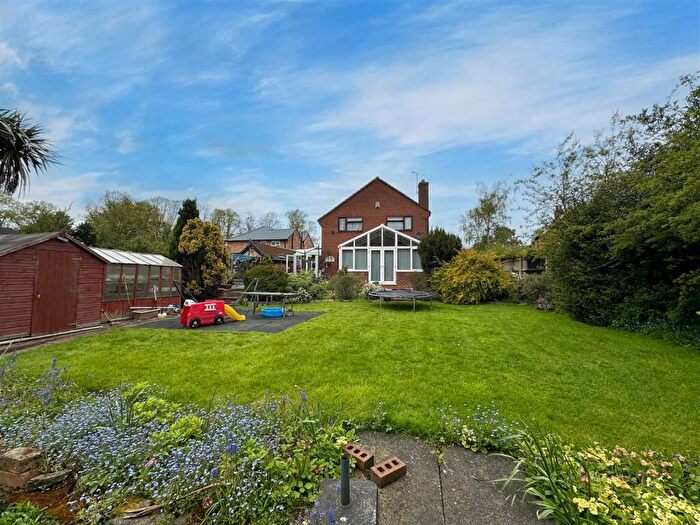 4 Bedroom Detached House For Sale In Church Nook, Wigston, LE18