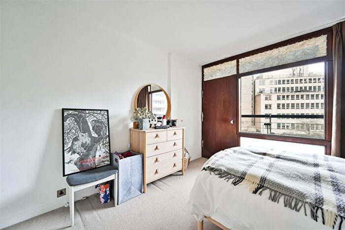 2 Bedroom Flat For Sale In Defoe House, Barbican, London, EC2Y