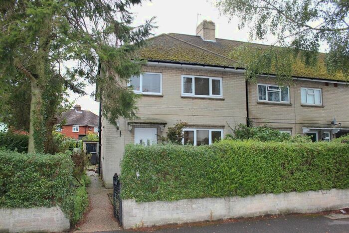 5 Bedroom End Of Terrace House To Rent In Chestnut Close, Englefield Green, Egham, TW20
