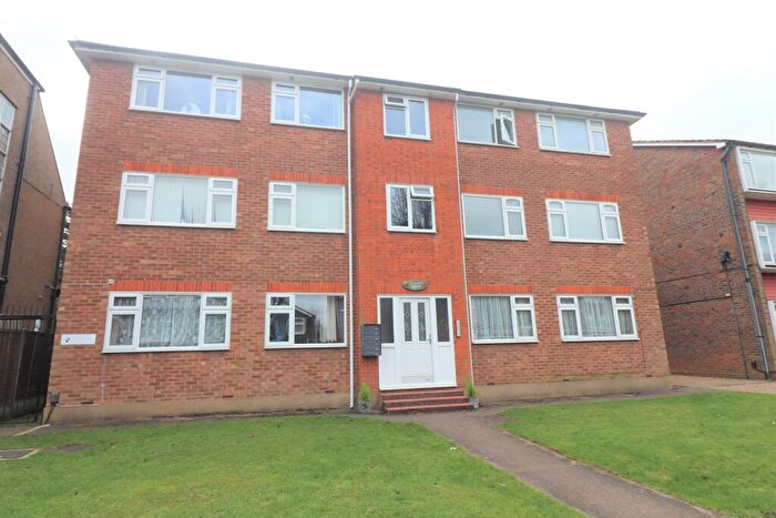 2 Bedroom Flat To Rent In Woolden House, Connaught Avenue, Chingford, Waltham Forest, E4