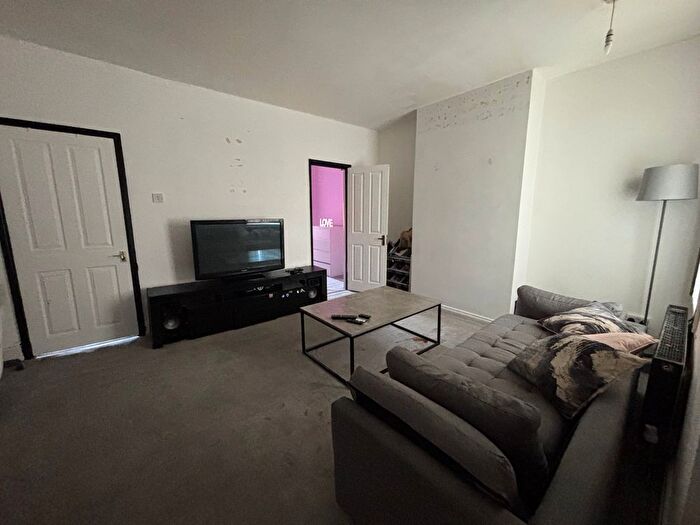 2 Bedroom Flat To Rent In Browning Road, Herringthorpe, Rotherham, S65