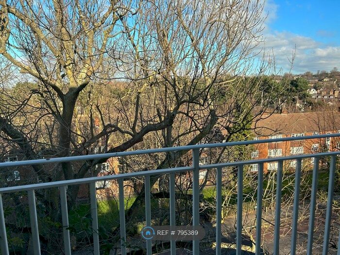 1 Bedroom Flat To Rent In Warwick Court, Bromley, BR2