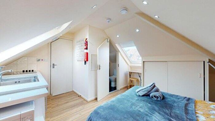 Studio To Rent In Anson Road, N7