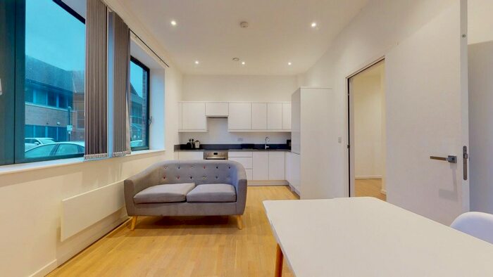 1 Bedroom Flat To Rent In Riverbank Way, Brentford, TW8