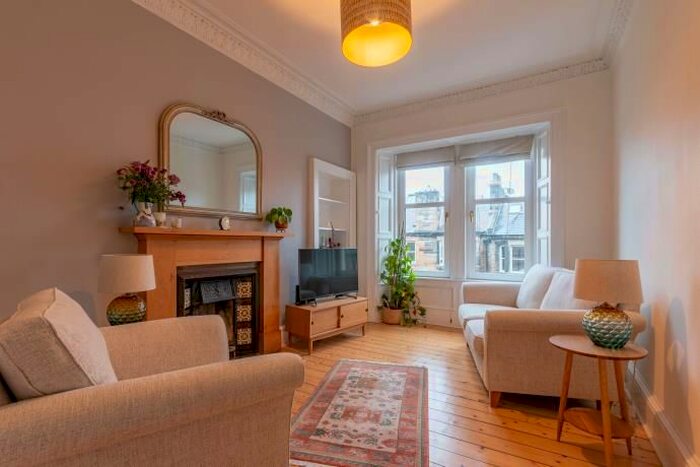 1 Bedroom Flat To Rent In Comiston Gardens, Edinburgh, EH10