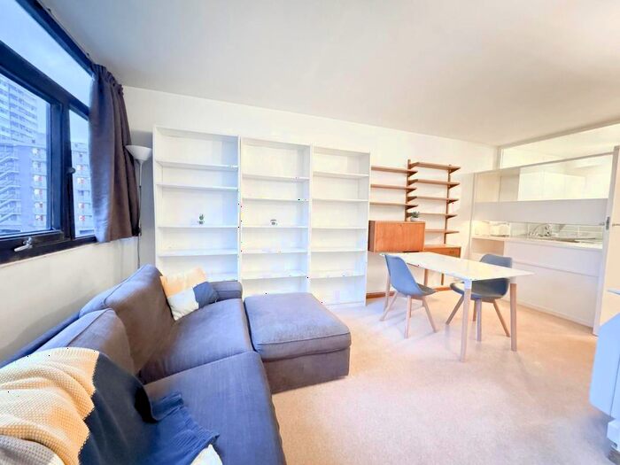 Studio To Rent In Golden Lane Estate, Barbican, EC1Y