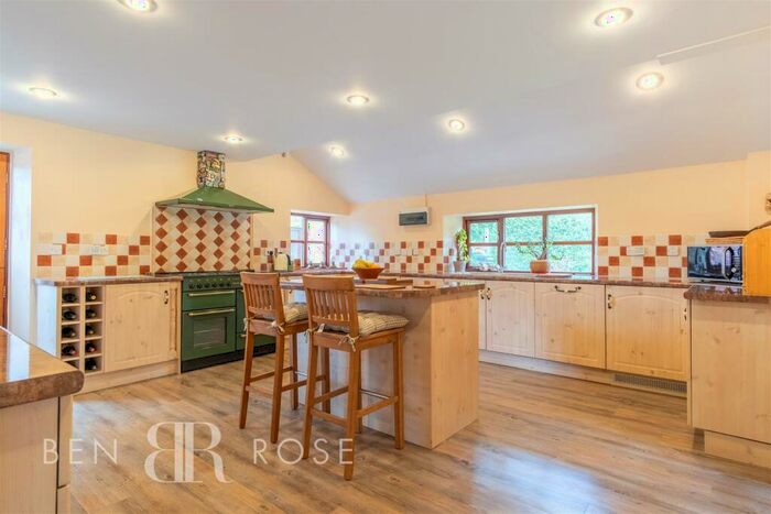 4 Bedroom Detached House For Sale In Ulnes Walton Lane, Leyland, PR26