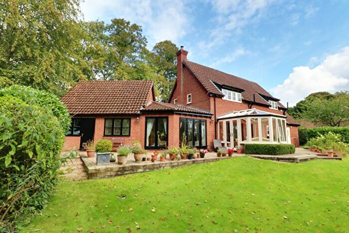 4 Bedroom Detached House For Sale In Vicarage Lane, Grasby, Lincolnshire, DN38