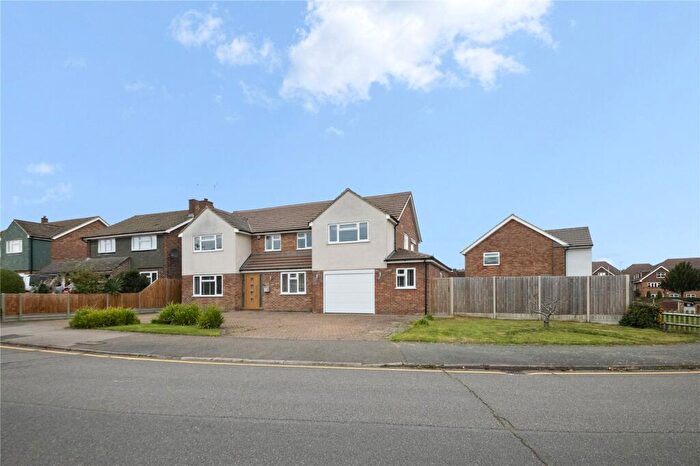 4 Bedroom Detached House For Sale In Chichester Avenue, Ruislip, HA4