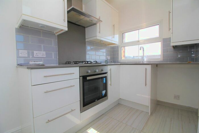 2 Bedroom Flat To Rent In Park Close, Queen Elizabeth Avenue, Cliftonville, Margate, CT9