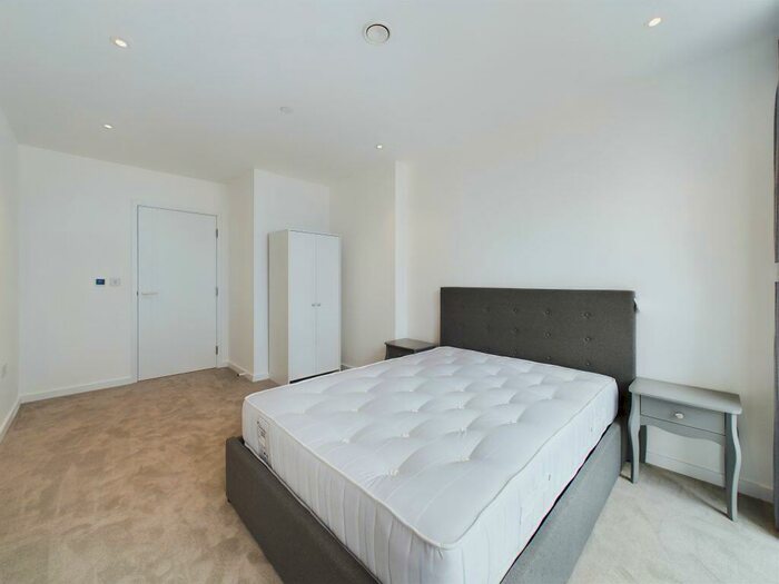 2 Bedroom Flat To Rent In Cendal Crescent, Whitechapel, – Bedrooms Flat, E1
