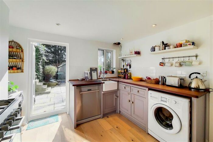 3 Bedroom End Of Terrace House To Rent In Mount Ash Road, Sydenham, SE26