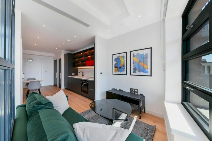 Studio For Sale In Defoe House, City Island Way, London, E14