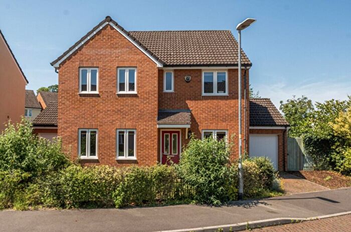 4 Bedroom Detached House For Sale In Damask Way, Warminster, BA12