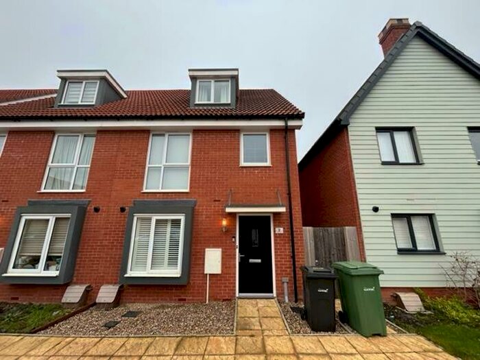 3 Bedroom Semi-Detached House To Rent In Velvet Close, Wymondham, NR18