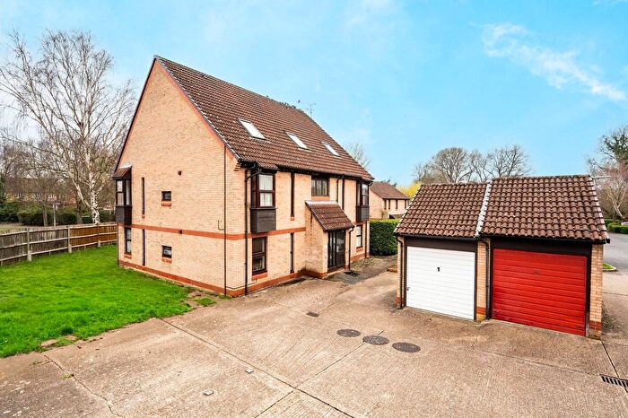 1 Bedroom Flat For Sale In Millford, Golsworth Park, GU21