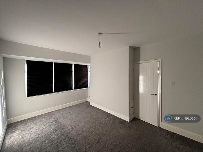 2 Bedroom Bungalow To Rent In Detroit Drive, Leeds, LS15