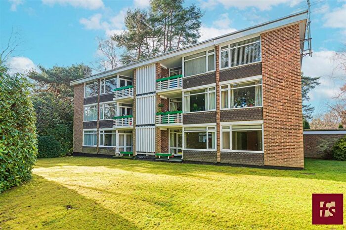 2 Bedroom Apartment To Rent In Birch Court, Birchside, Crowthorne, RG45
