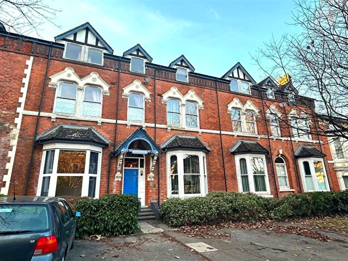 2 Bedroom Flat To Rent In Victory House, Moseley, Birmingham, B13